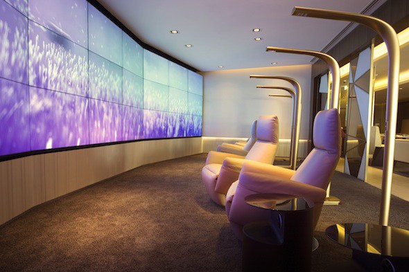 videowall at airport lounge powered by spinetix