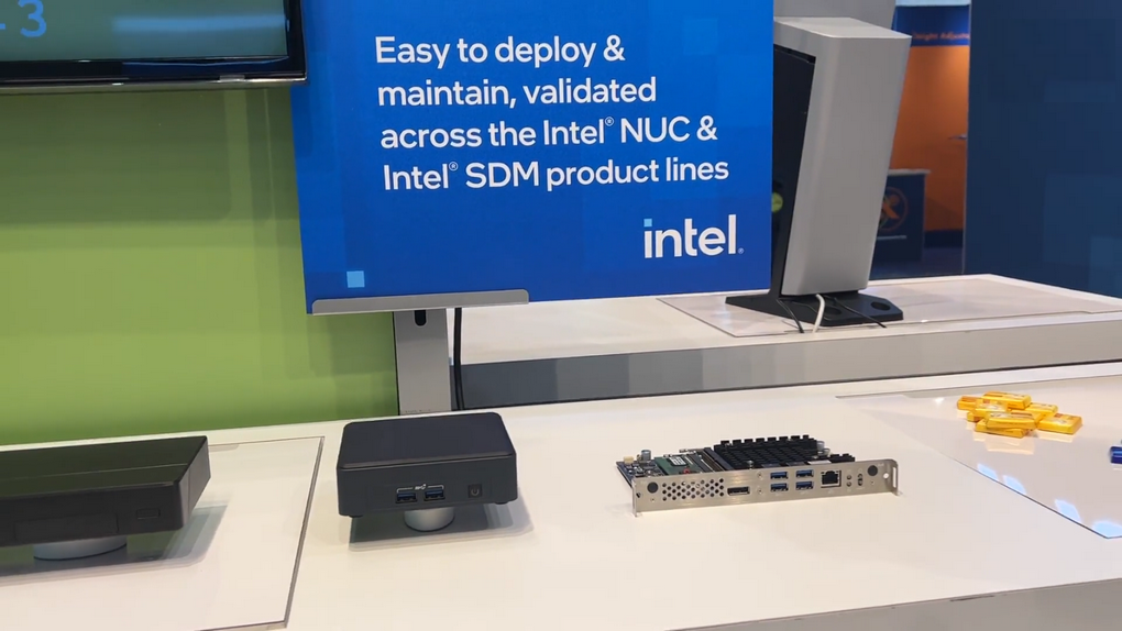 spinetix at intel's booth at ise